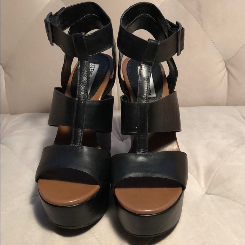 Adorable platforms 💄🌺💕💋